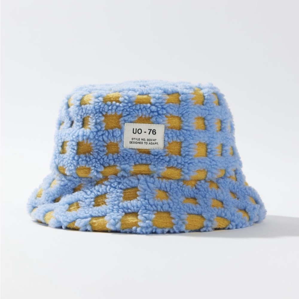NWT UO Sherpa Grid 90s Y2K Bucket Hat